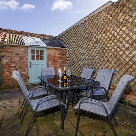 2 Bed, Pet Friendly Sleeps 6 In Norton *