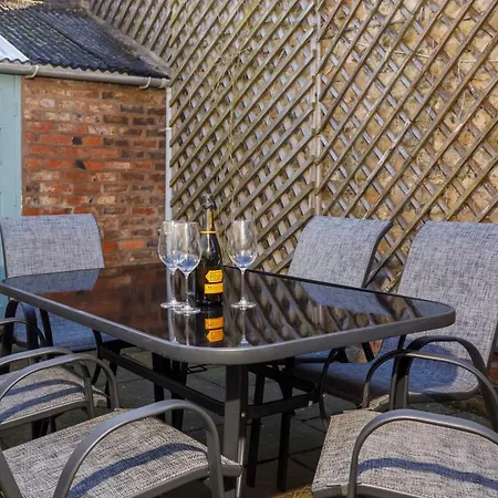 Dom wakacyjny 2 Bed, Pet Friendly Sleeps 6 In Norton